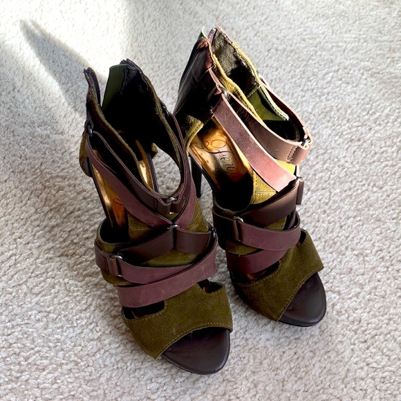 Fergie Shoes - Size 6.5 Fergie safe and brown caged heels